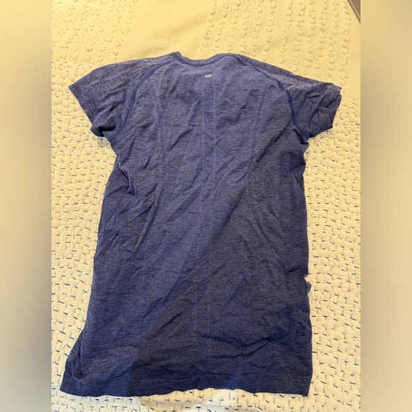 Lulu lemon short sleeve - Picture 2 of 2